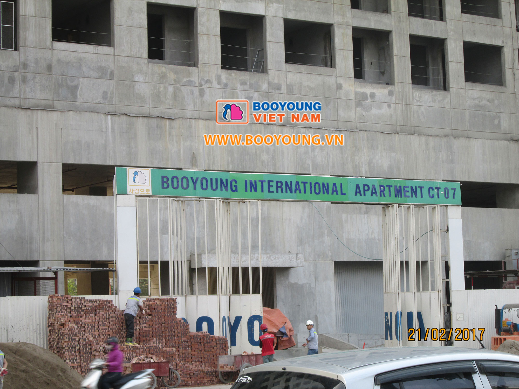 Cổng công trường dự án mặt đường Mỗ Lao, Hà Đông