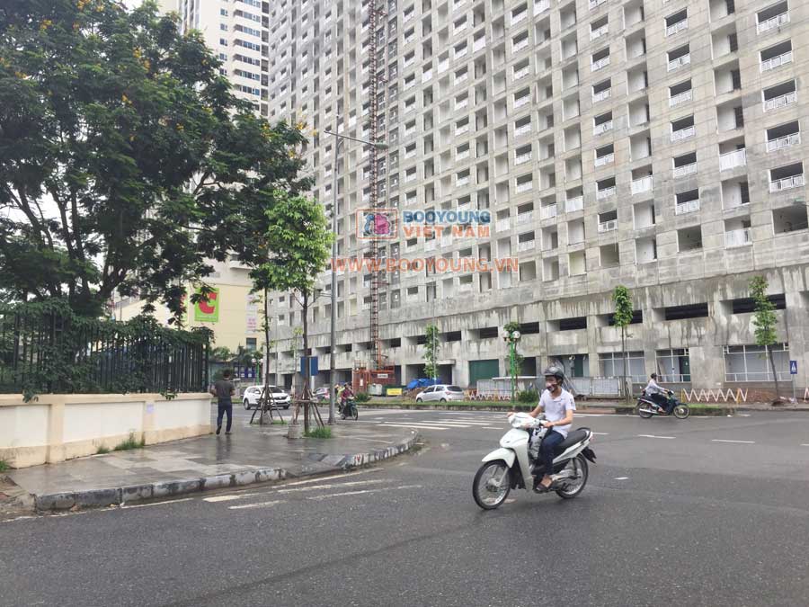 Hiện phần đế CT7 đang được chúng tôi gấp rút hoàn thiện trả lại mặt bằng vỉa hè cho người dân, đồng thời hoàn thiện kết cấu tầng 1, 2 hoàn thiện cảnh quan đô thị